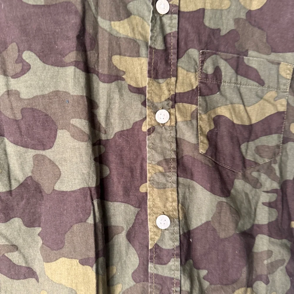 Old Navy Boys Camouflage Button-Down Shirt in‎ Green & Brown